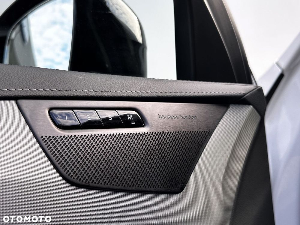 Volvo XC 90 - 21