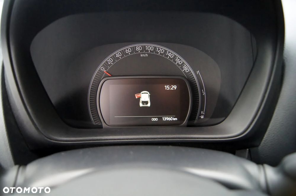 Toyota Aygo X Business Edition - 21