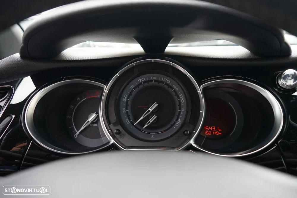 Citroën DS3 1.6 e-HDi So Chic - 24