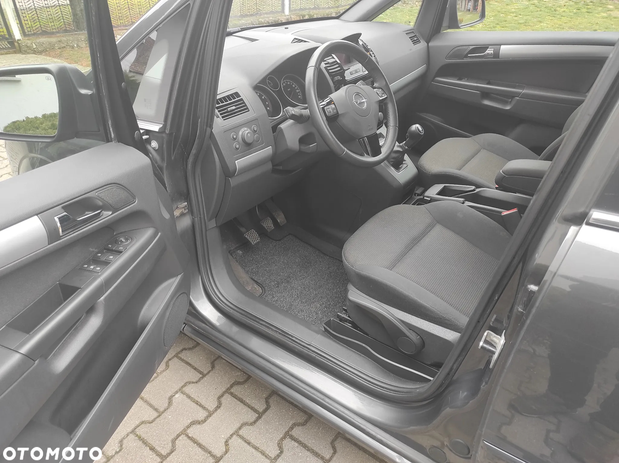 Opel Zafira 1.8 Cosmo - 9