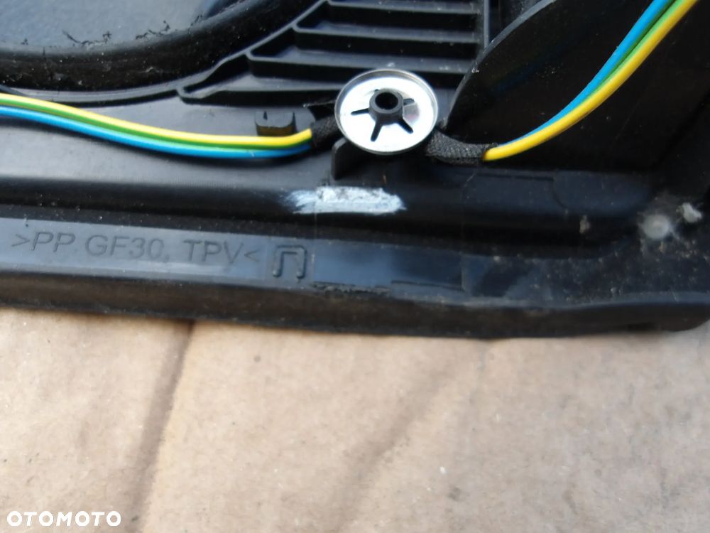 GNIAZDA LADOWANIA KLAPKA AUDI E TRON 4KE971375 - 8