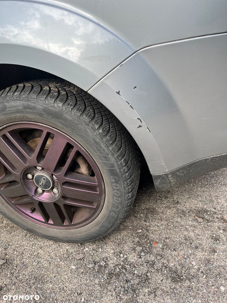 Ford Focus 1.6 16V Ghia - 16