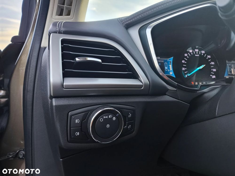 Ford Mondeo Vignale 2.0 Hybrid - 18