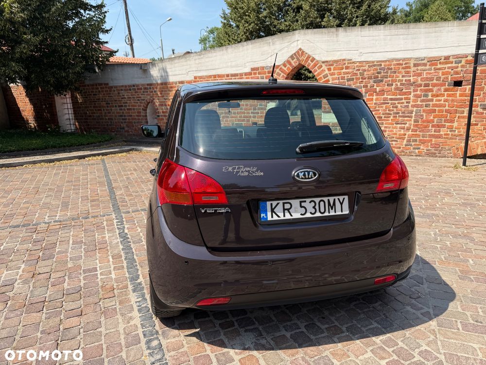 Kia Venga - 13