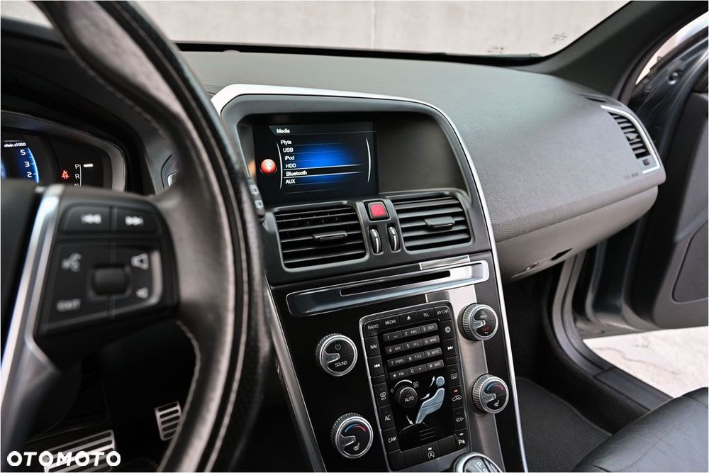 Volvo XC 60 D4 Drive-E R-Design Momentum - 25