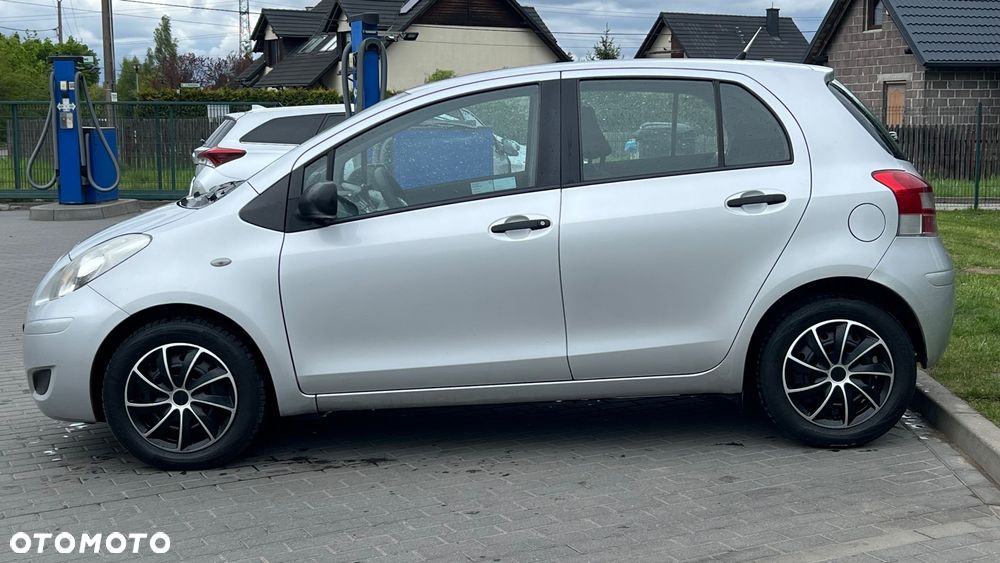Toyota Yaris 1.4 D-4D Luna - 19