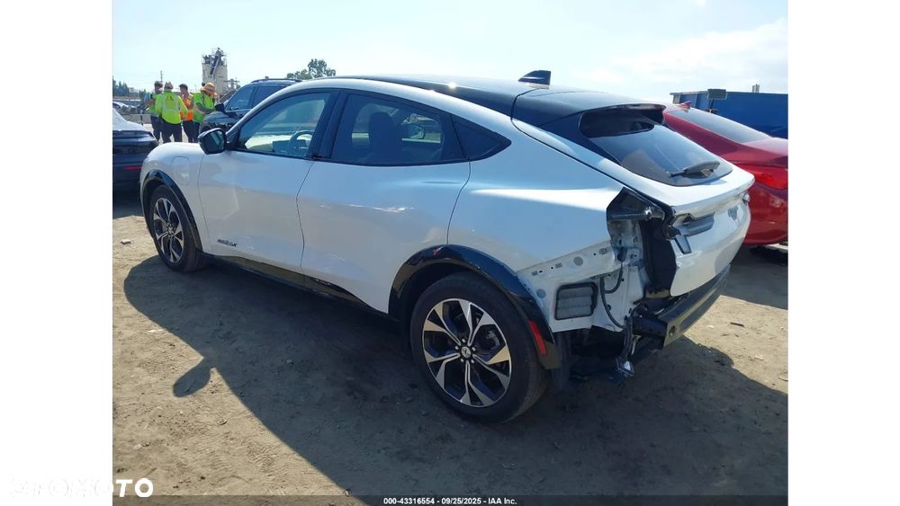 Ford Mustang Mach-E - 7