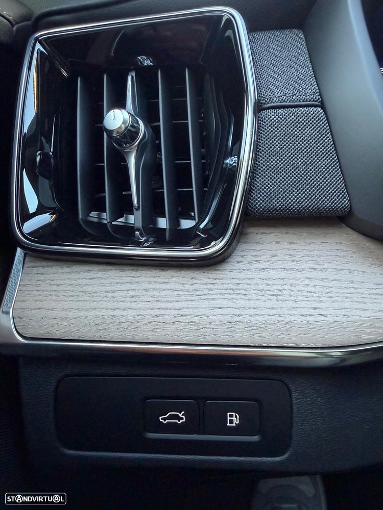 Volvo XC 90 2.0 T8 PHEV Plus Dark AWD - 24