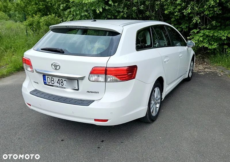 Toyota Avensis 2.0 D-4D Premium - 15