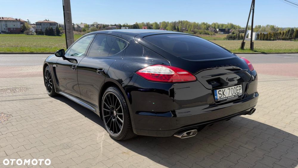Porsche Panamera Standard - 4