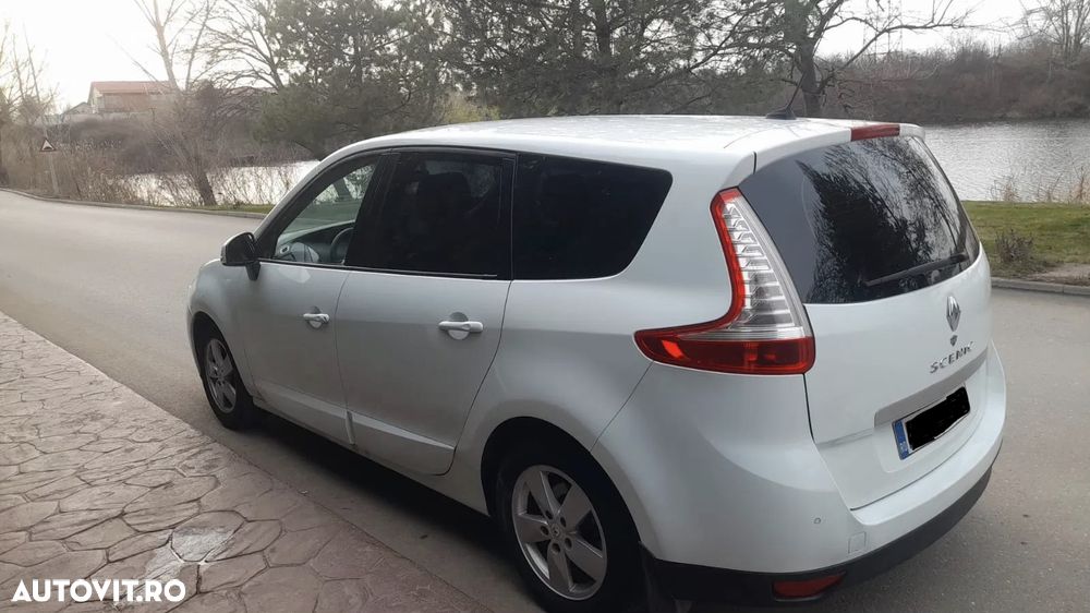 Renault Grand Scenic - 12
