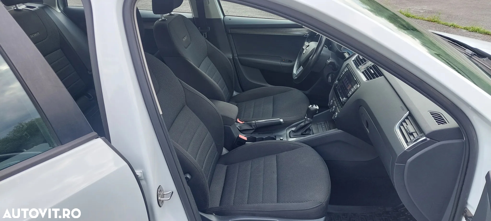 Skoda Octavia 2.0 TDI 4x4 DSG Scout - 11