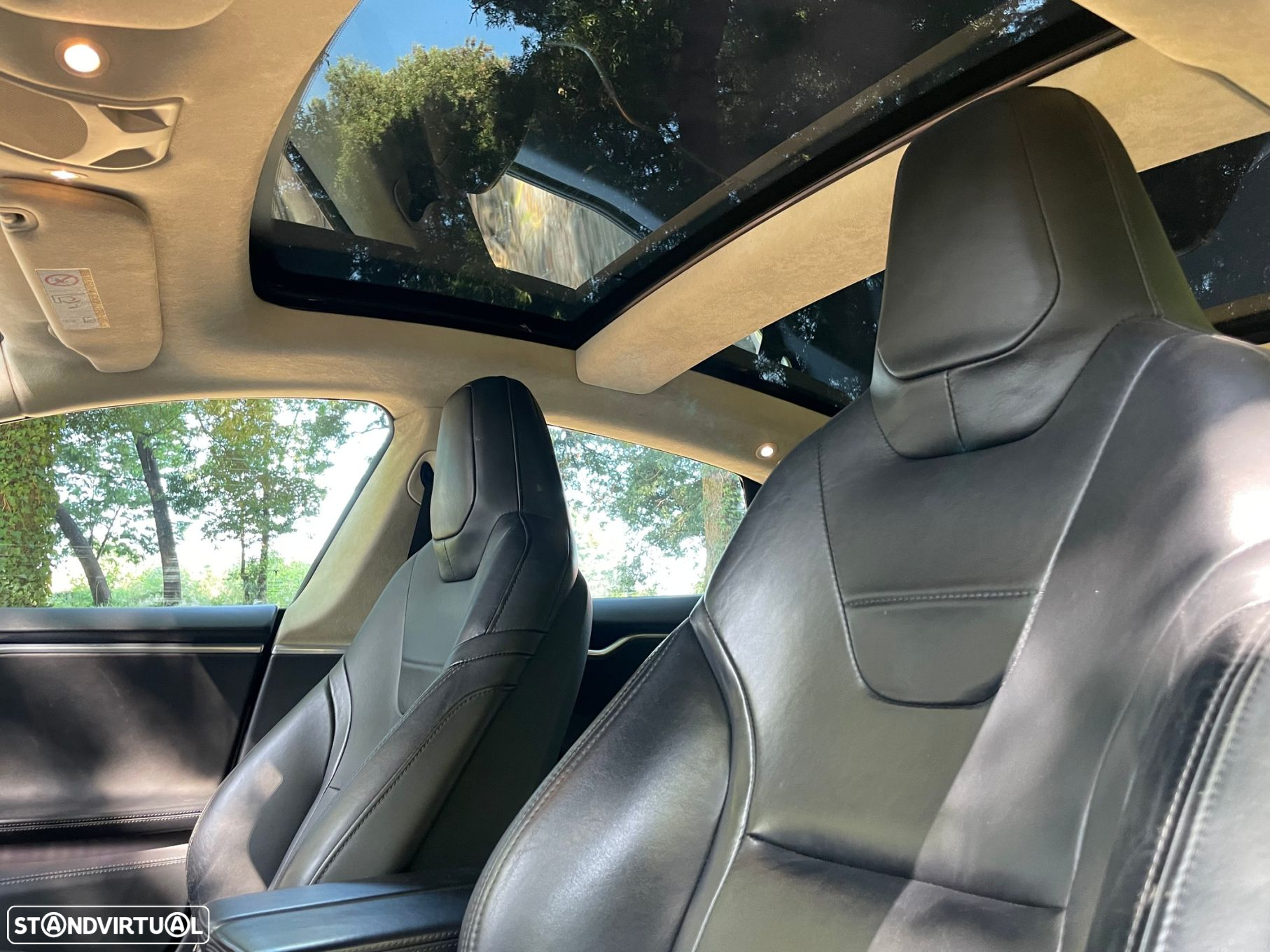 Tesla Model S 90D - 42