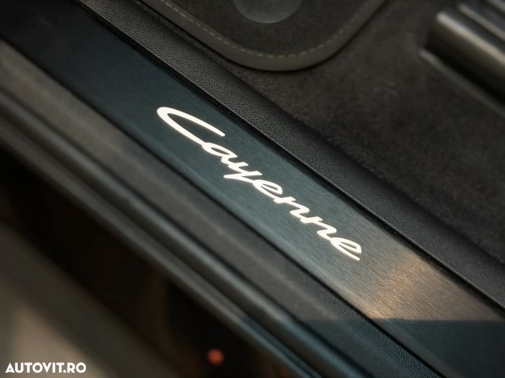 Porsche Cayenne Standard - 16