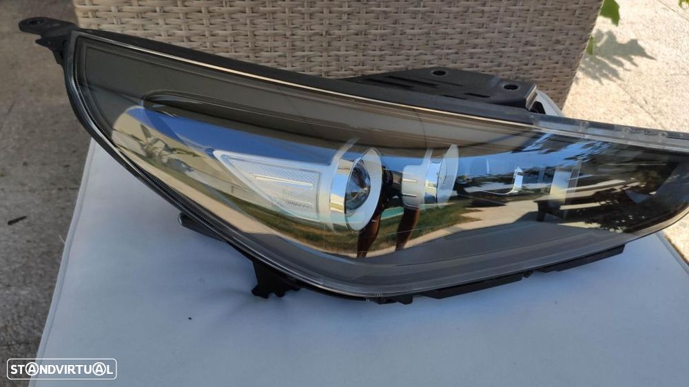 farol direito completo Hyundai i30 R black edition - 2
