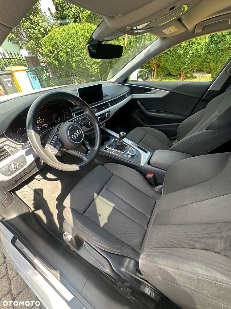 Audi A4 Avant 2.0 TDI Design - 10