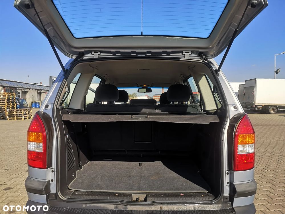 Opel Zafira 1.8 16V - 8