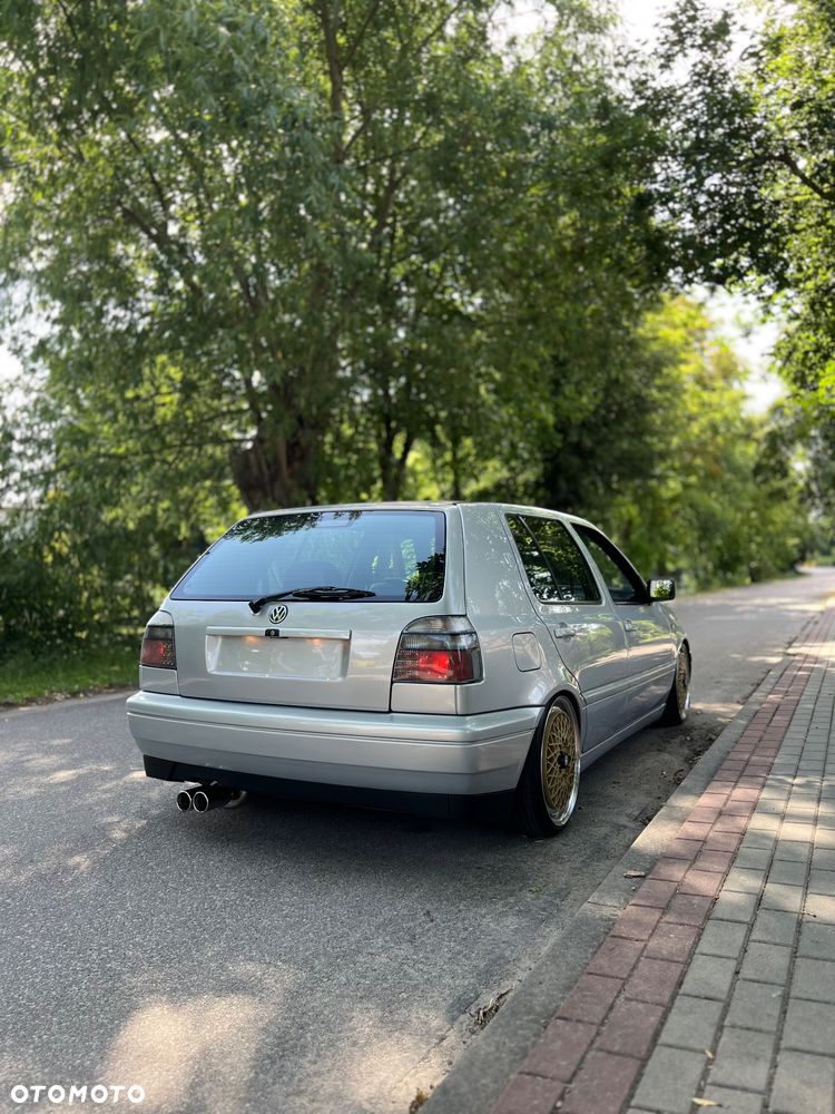 Volkswagen Golf 1.8 CL - 4