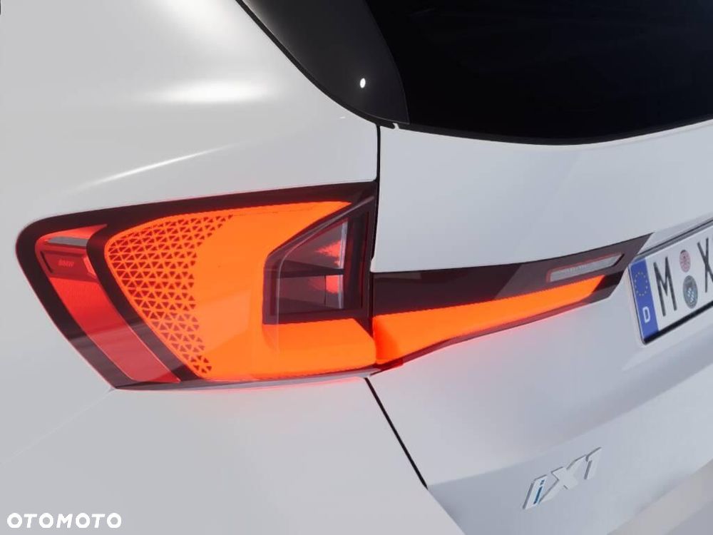 BMW iX1 xDrive30 66.5kWh M Sport Edition - 11