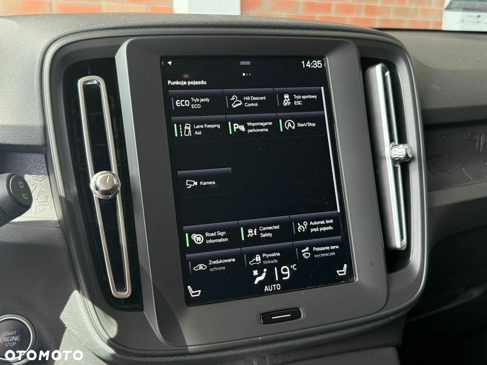 Volvo XC 40 - 24