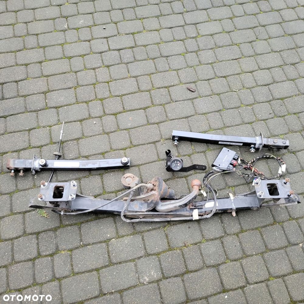 MERCEDES W204 KOMBI HAK HOLOWNICZY AUTOMAT WYSUWANY ŚRUBY MODUŁ WIĄZKA - 3