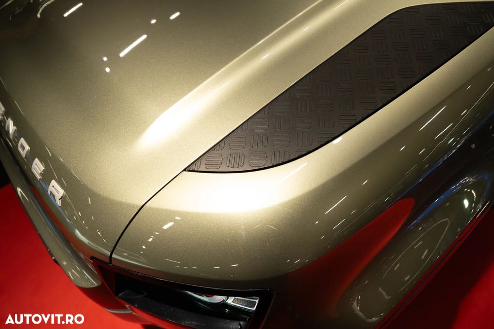 Land Rover Defender 110 2.0 P300 SE - 29