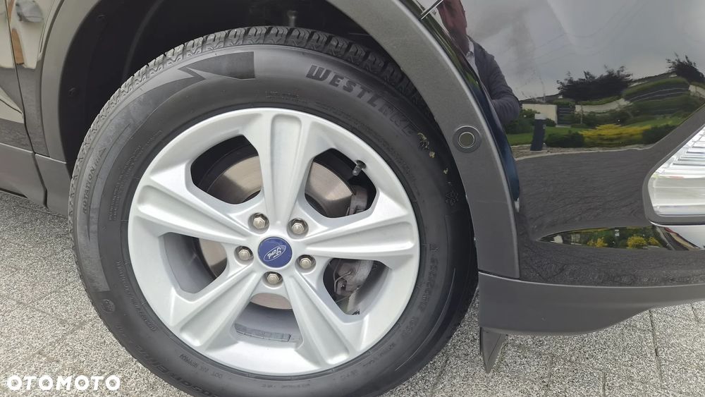 Ford Kuga 1.5 EcoBoost 2x4 Titanium - 30