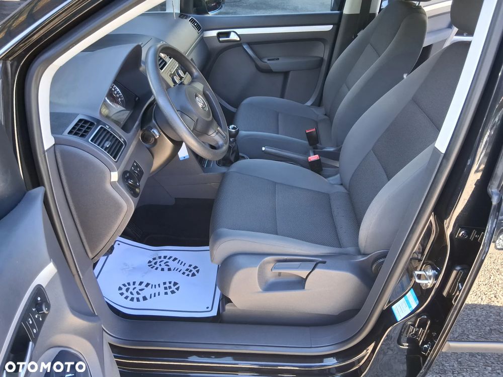 Volkswagen Touran - 8