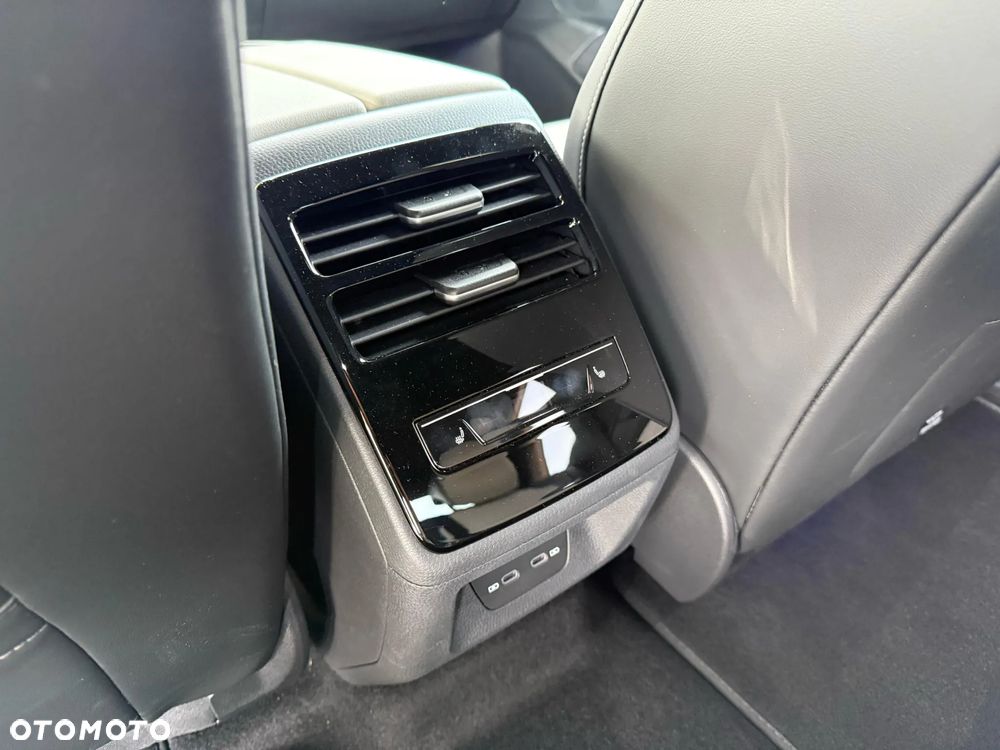 Volkswagen ID.7 77kWh Pro - 12