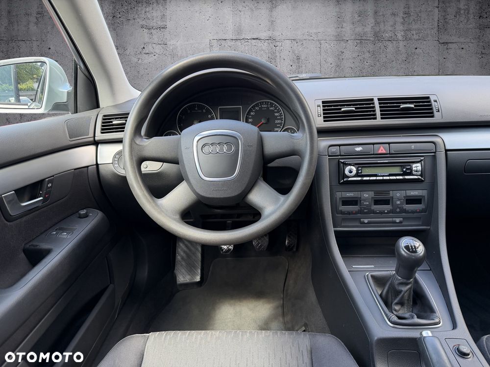 Audi A4 Limousine - 14