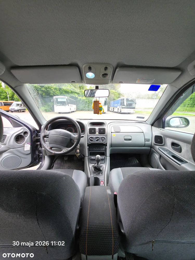 Renault Laguna 1.8 RXT - 11