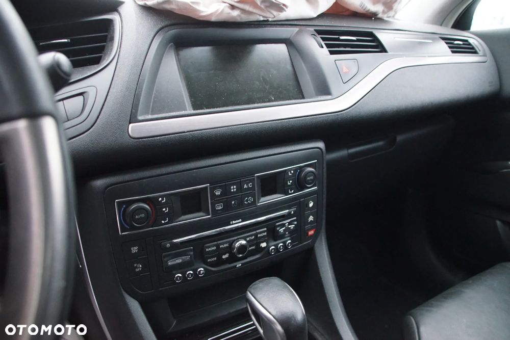 Auto na części - Citroen C5 II X7 Lift 2.0 HDI 163 KM RH02 20GF13 EEH 2011R Silnik Skrzynia Drzwi Klapa Zderzak Błotnik Lampa Lusterko Szyba Klamka Deska Kokpit Sterownik Moduł Czujnik Licznik Wyświetlacz Panel Kierownica - 11