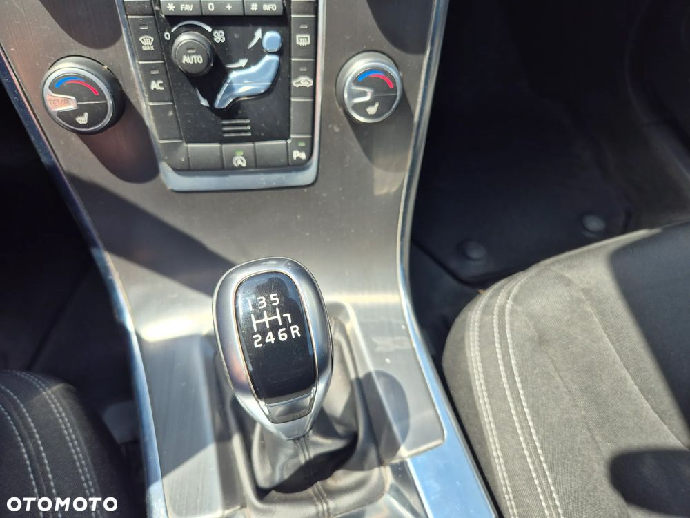 Volvo XC 60 D3 Momentum - 14