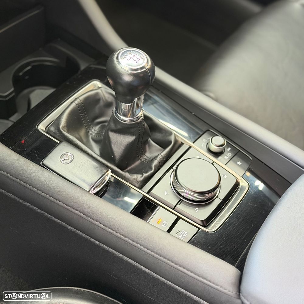 Mazda 3 Hatchback 2.0 Sky-X Excellence - 11