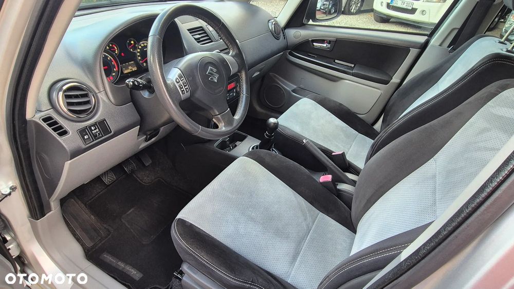 Suzuki SX4 1.6 VVT 4x4 Style - 18