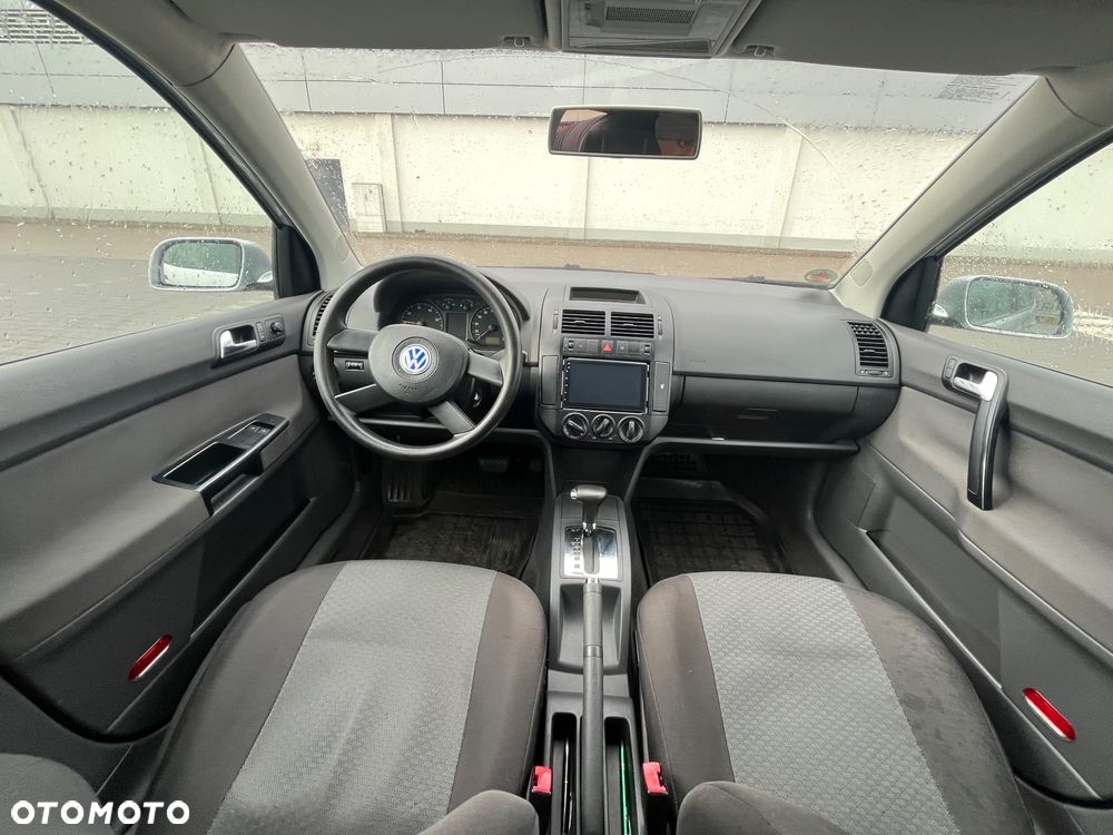 Volkswagen Polo 1.4 16V Highline - 11