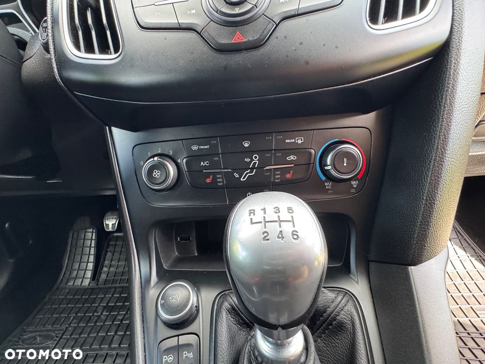 Ford Focus 1.0 EcoBoost Start-Stopp-System ST-LINE DESIGN - 15