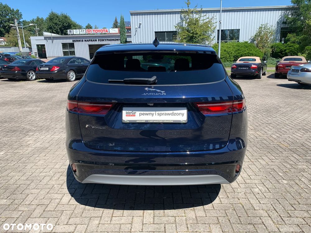 Jaguar F-Pace - 8
