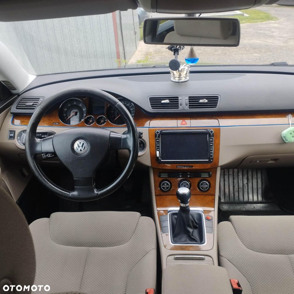 Volkswagen Passat - 3