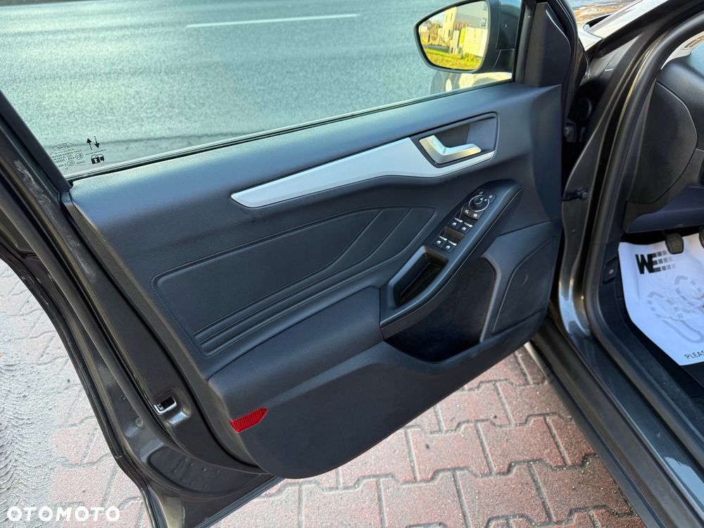Ford Focus 1.0 EcoBoost Hybrid COOL&CONNECT - 16