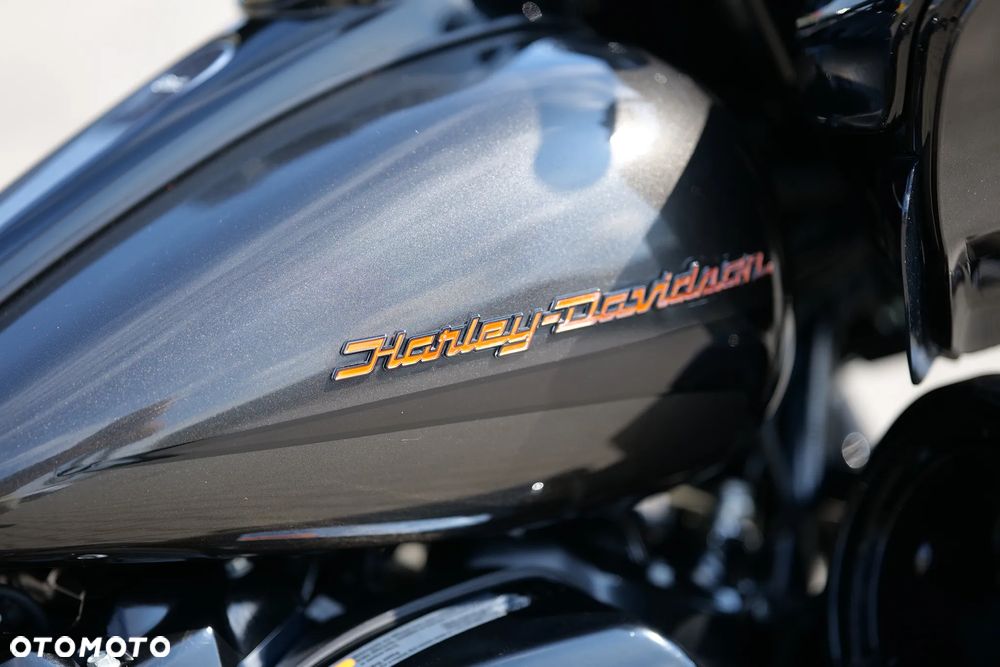 Harley-Davidson Touring Road Glide - 25