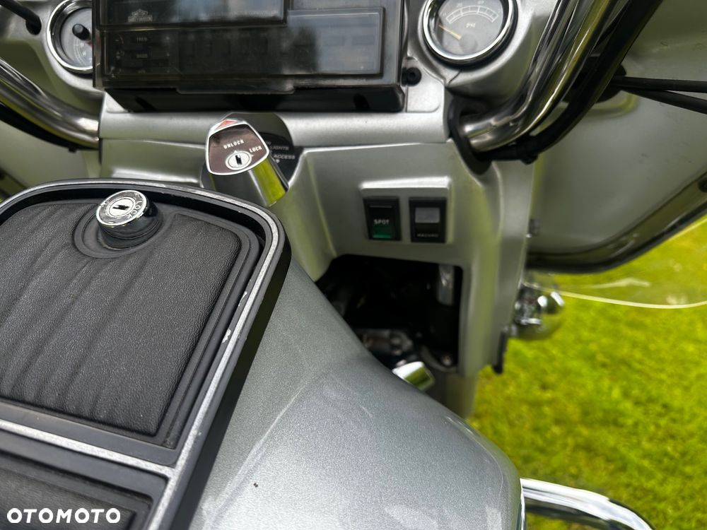 Harley-Davidson Touring Electra Glide - 20