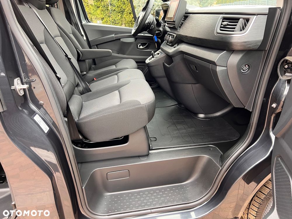 Renault Trafic 2.0 dCi EDC - 9