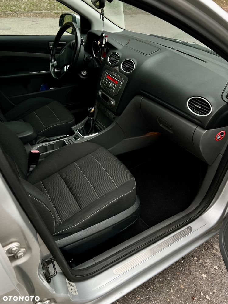Ford Focus 1.6 16V Titanium - 9