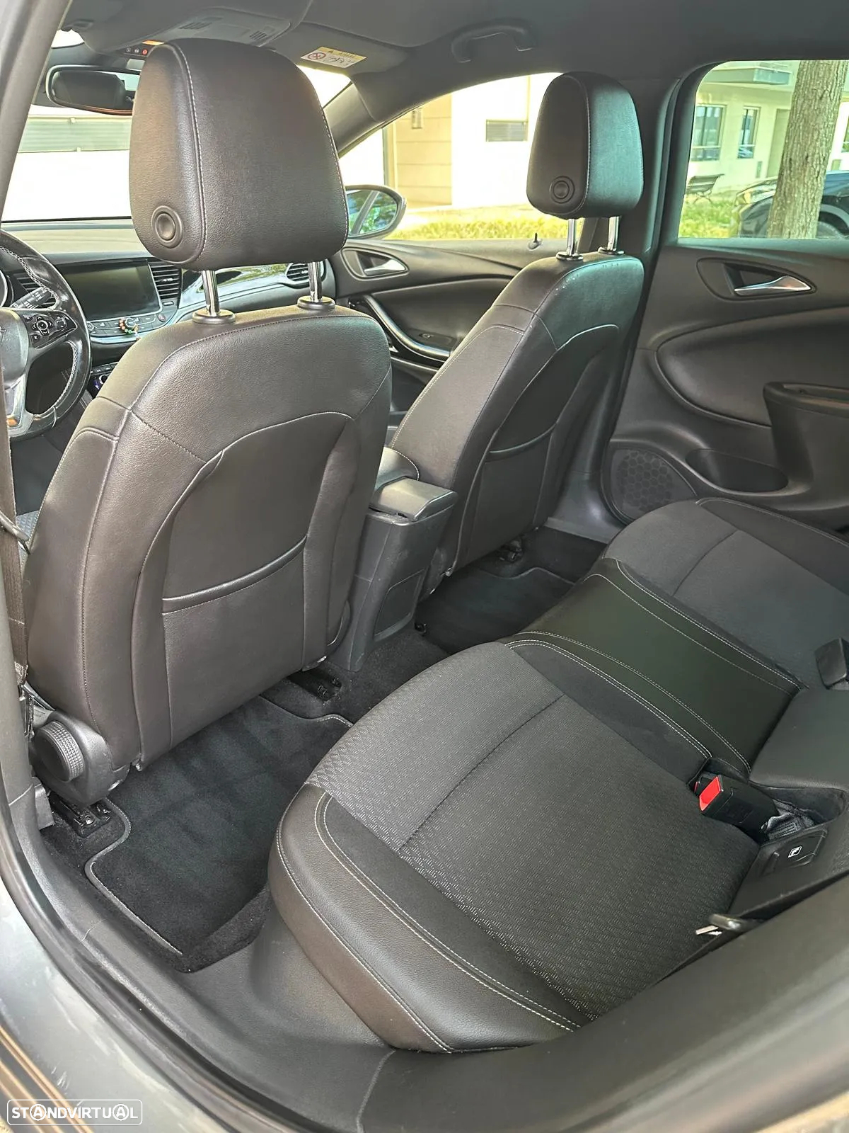 Opel Astra Sports Tourer - 12