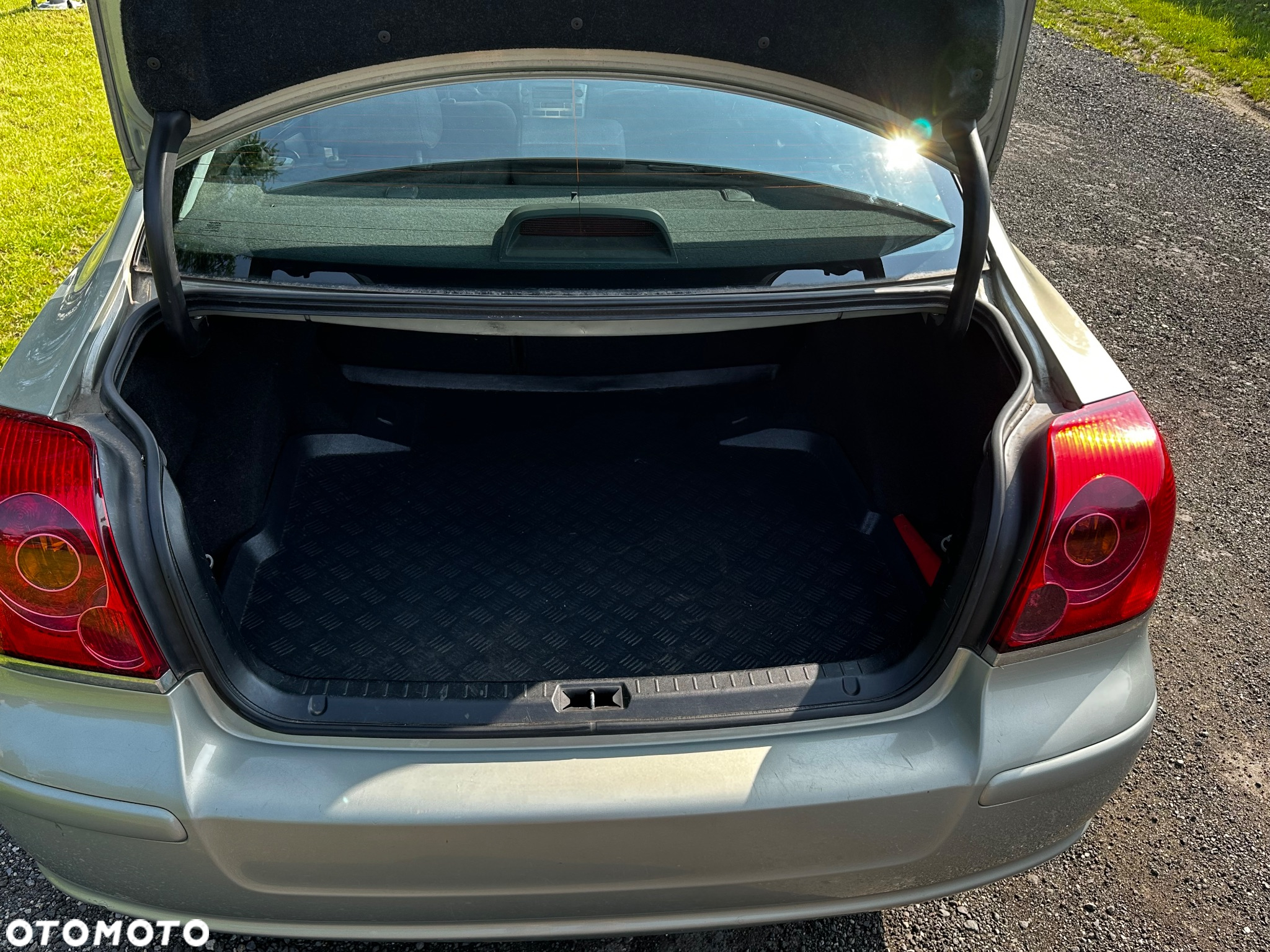 Toyota Avensis 1.8 VVT-i Sol - 5