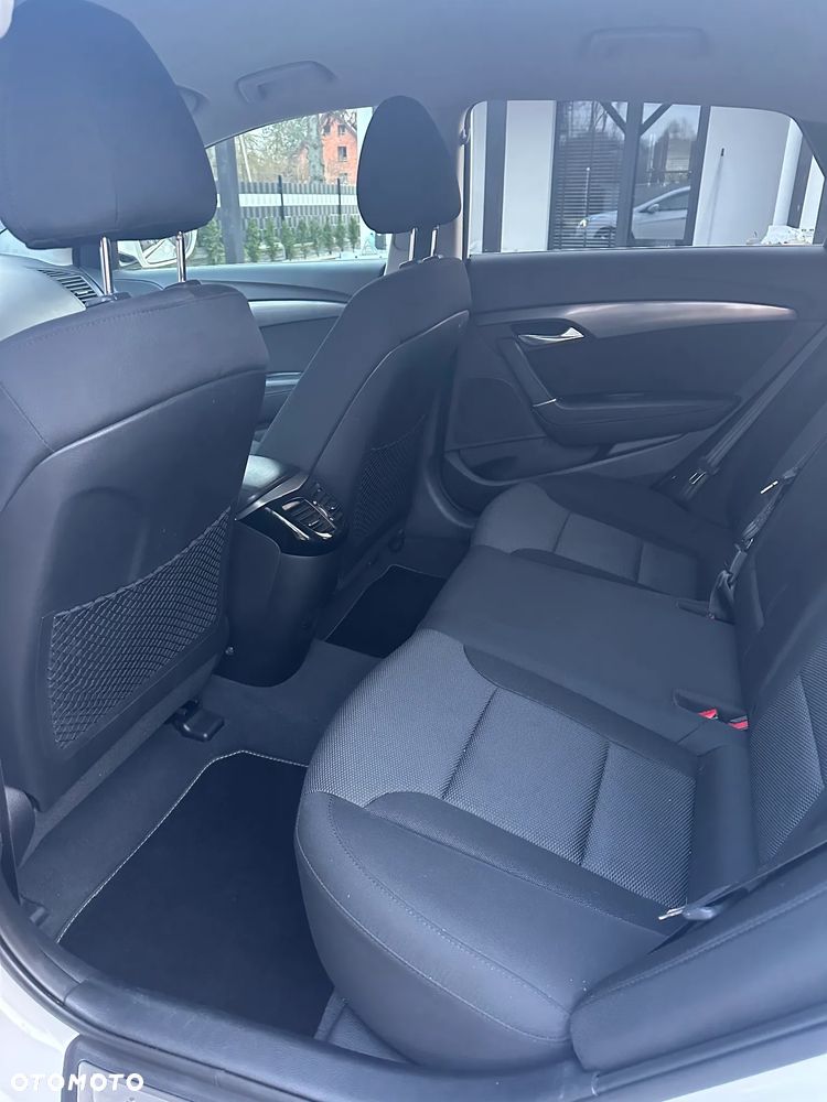 Hyundai i40 1.7 CRDi Comfort + - 23