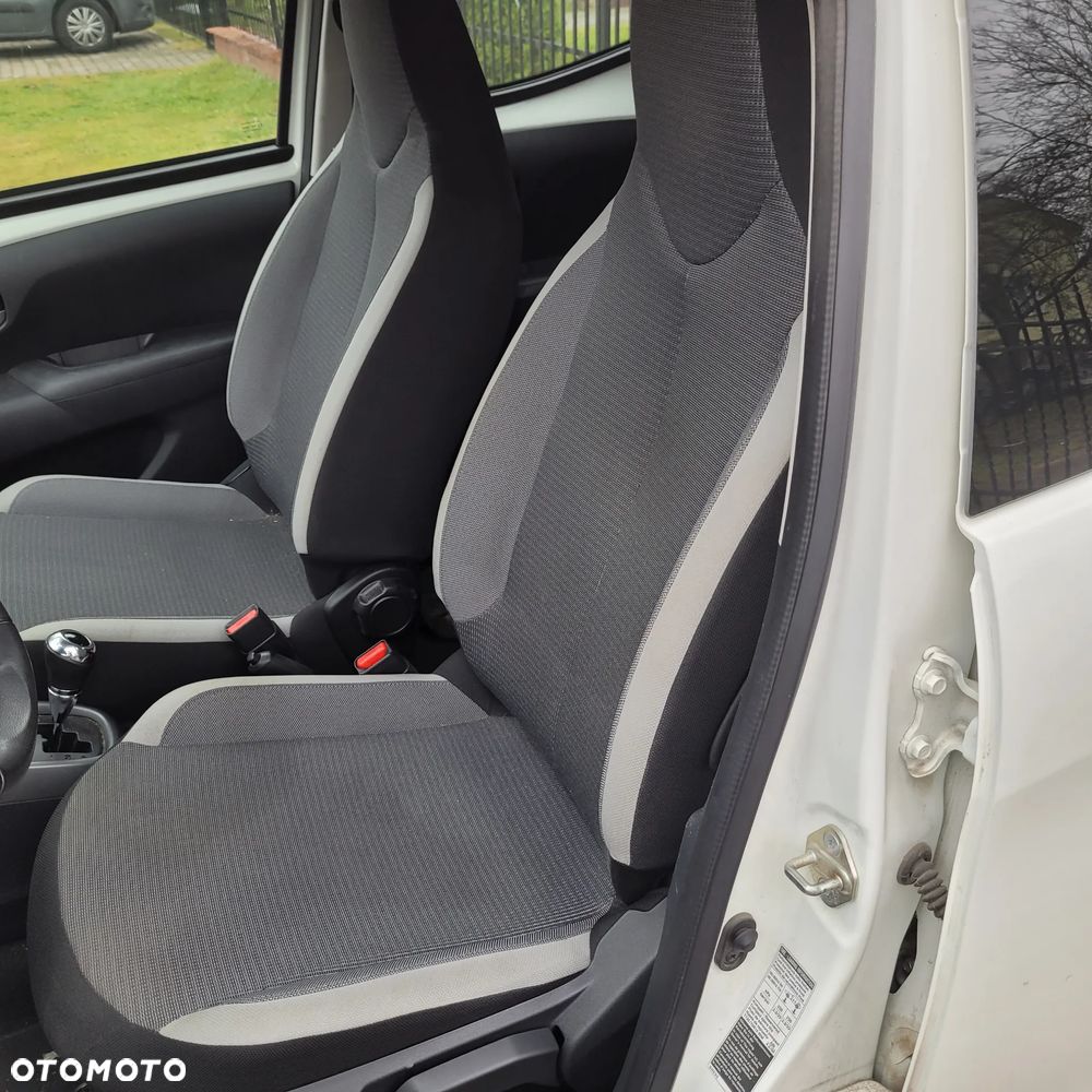 Toyota Aygo x.shift x-play connect - 13