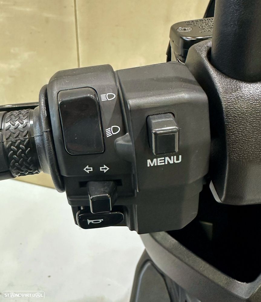 Yamaha NMAX 125 - 12