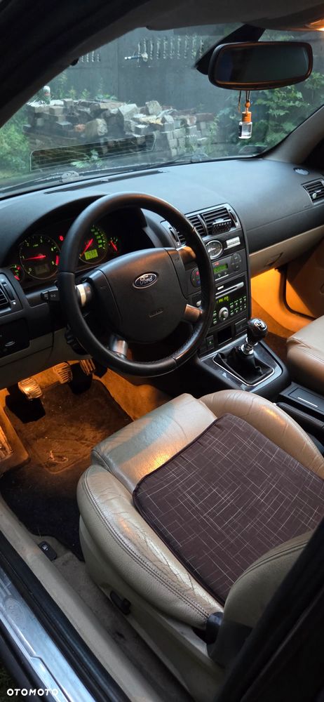 Ford Mondeo 2.2 TDCi Ghia - 10